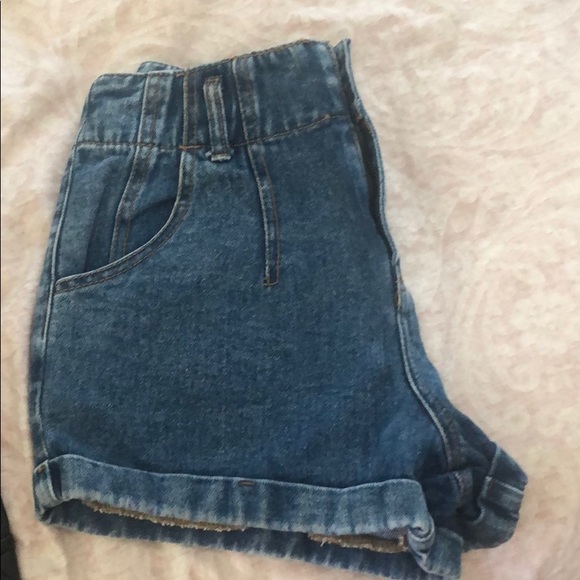 High waisted denim shorts- dark wash - Picture 4 of 4